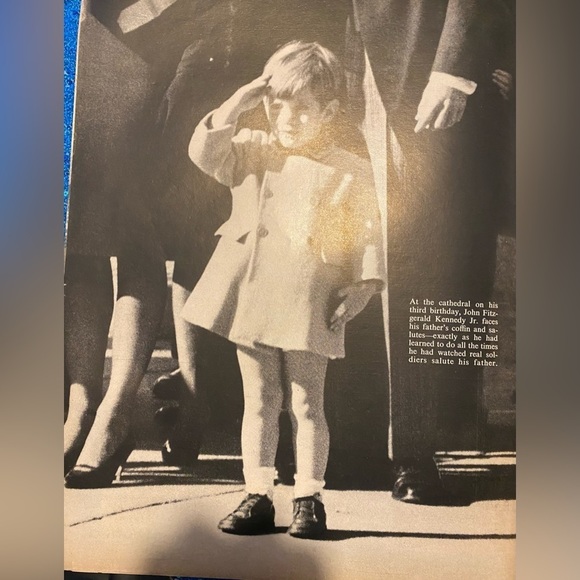 Vintage Life Magazine Kennedy's Death Dec 6th 1963 - Picture 3 of 5
